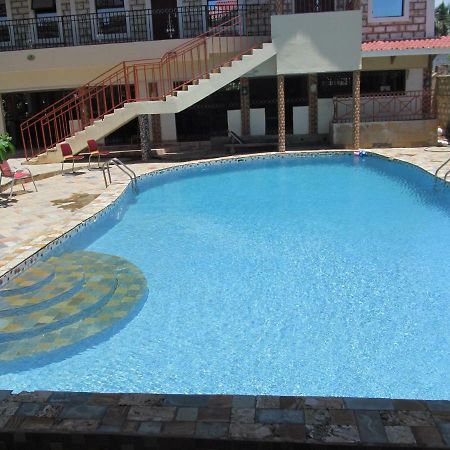 Diplomat Diani Beach Resort Bagian luar foto