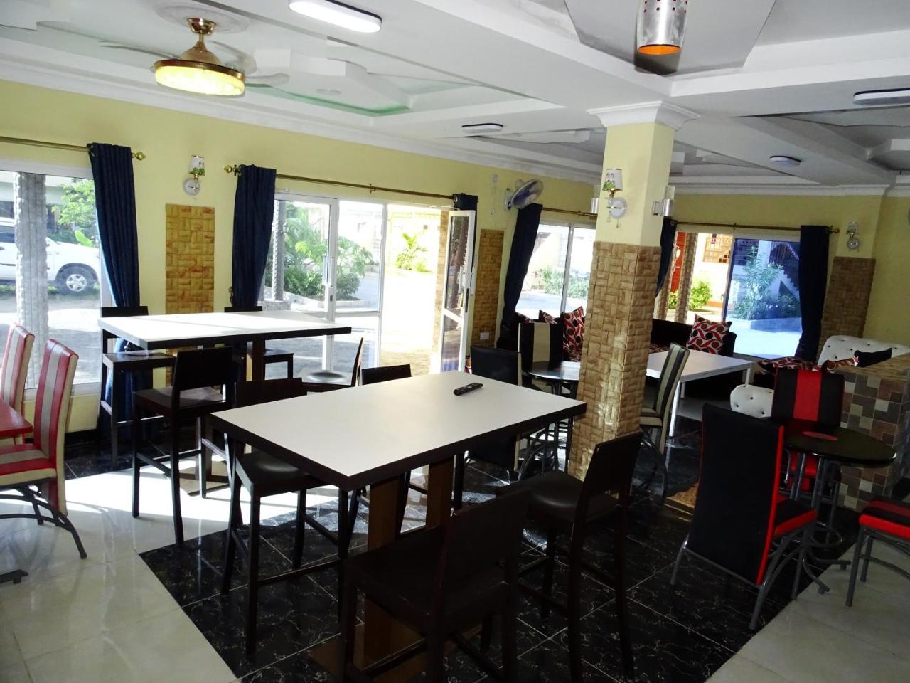 Diplomat Diani Beach Resort Bagian luar foto