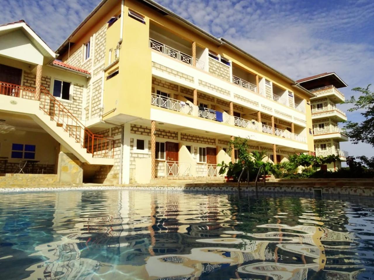 Diplomat Diani Beach Resort Bagian luar foto