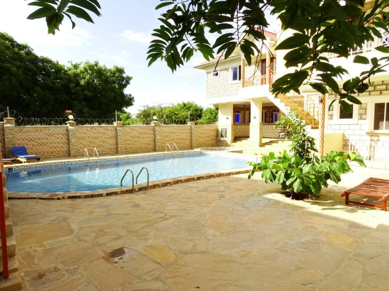 Diplomat Diani Beach Resort Bagian luar foto