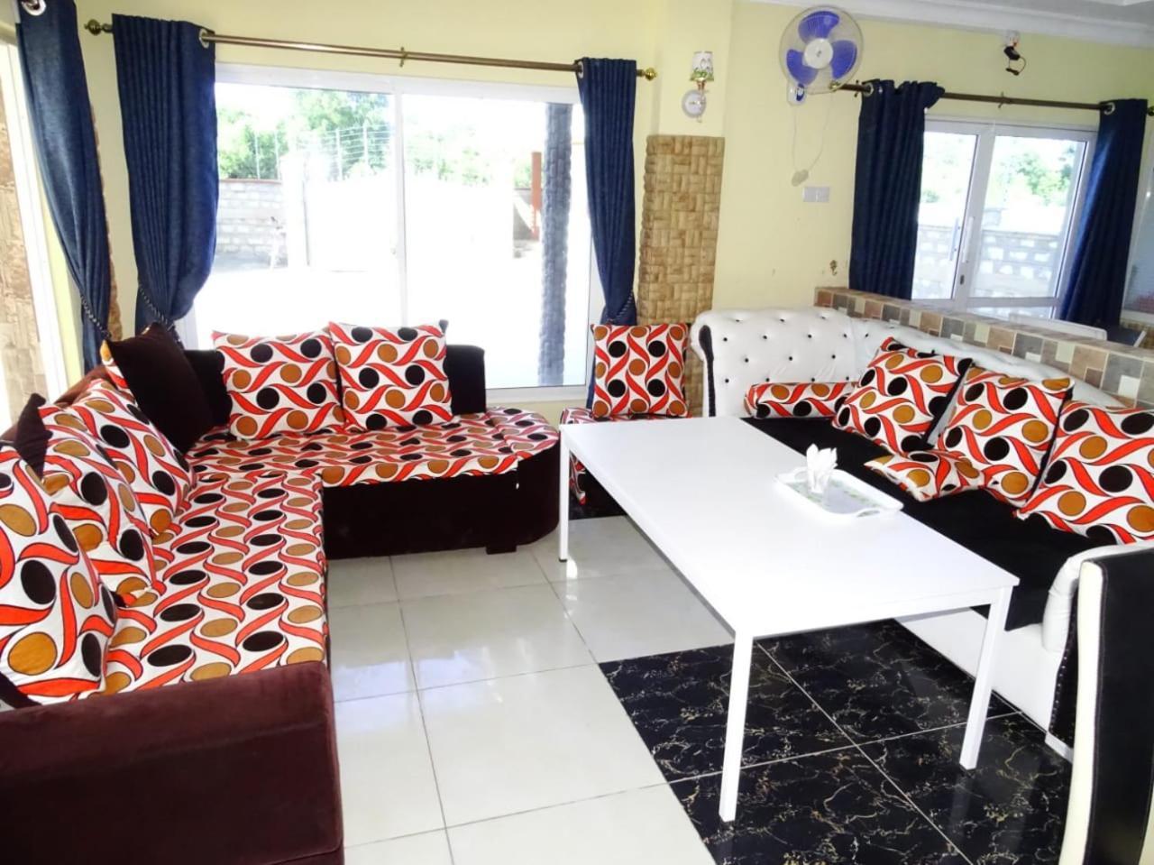 Diplomat Diani Beach Resort Bagian luar foto
