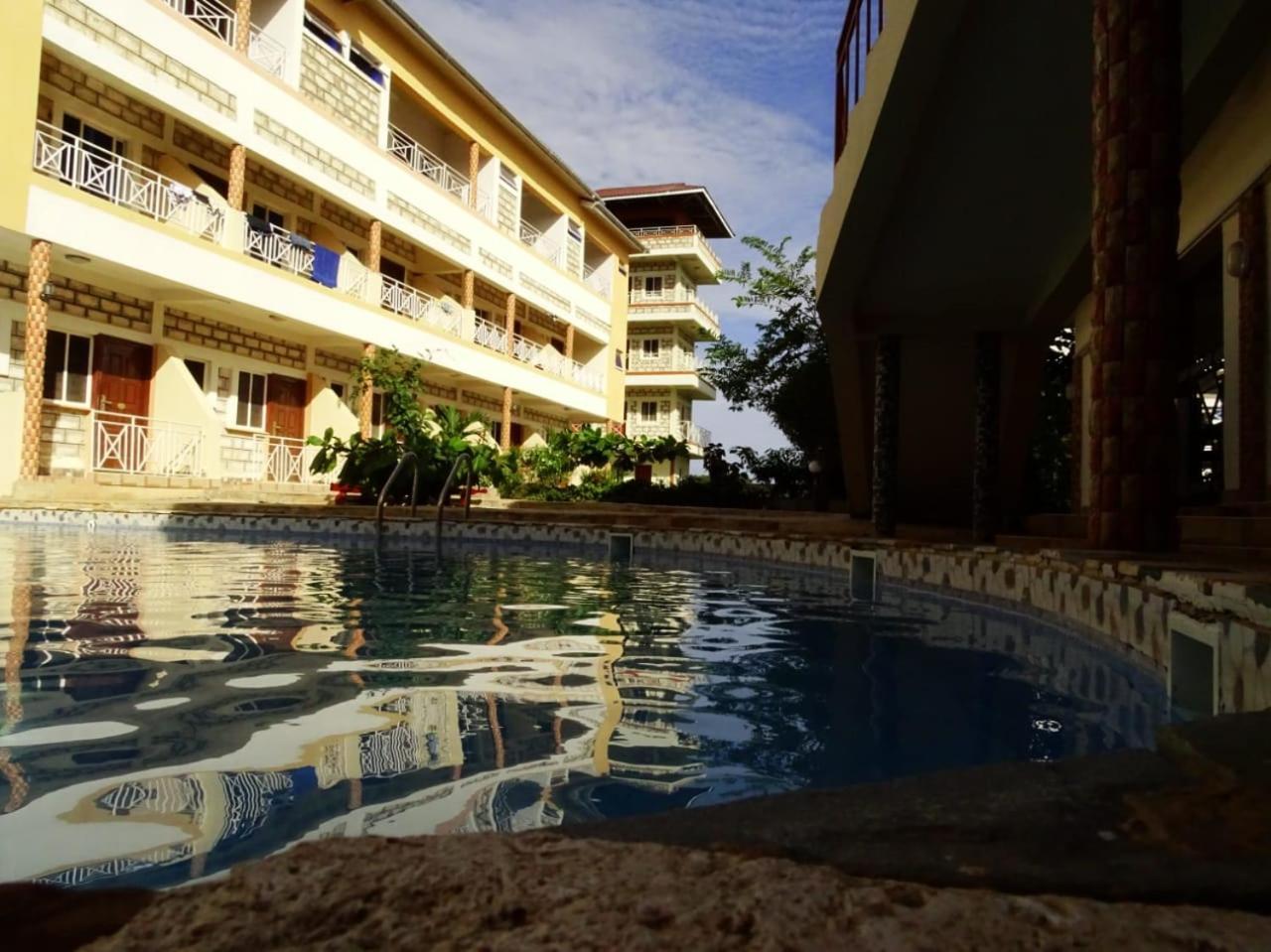Diplomat Diani Beach Resort Bagian luar foto