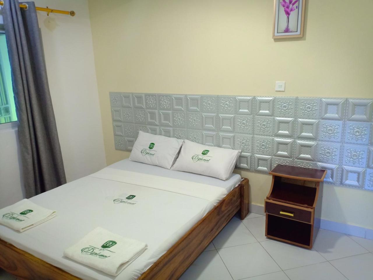 Diplomat Diani Beach Resort Bagian luar foto
