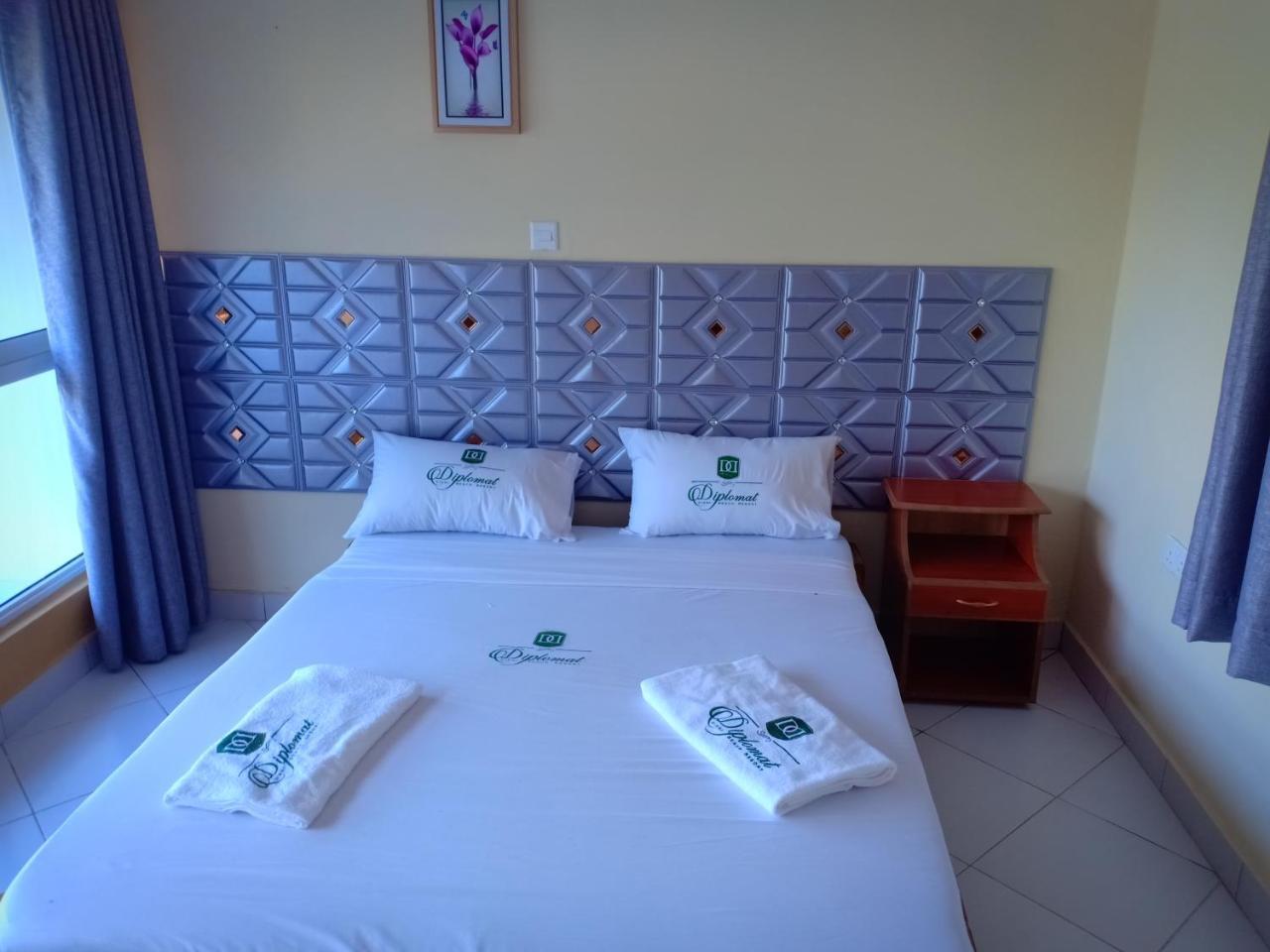Diplomat Diani Beach Resort Bagian luar foto