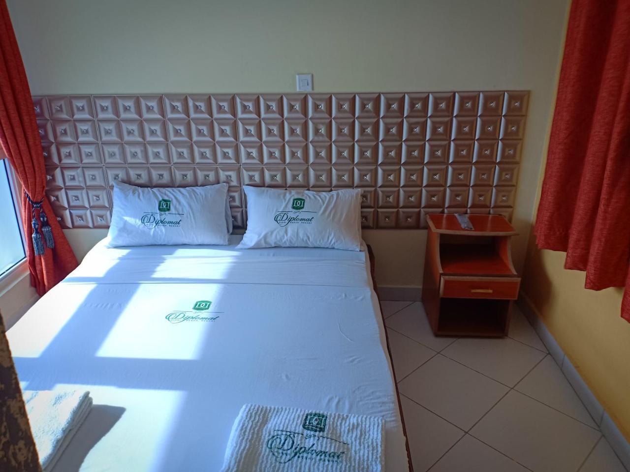 Diplomat Diani Beach Resort Bagian luar foto
