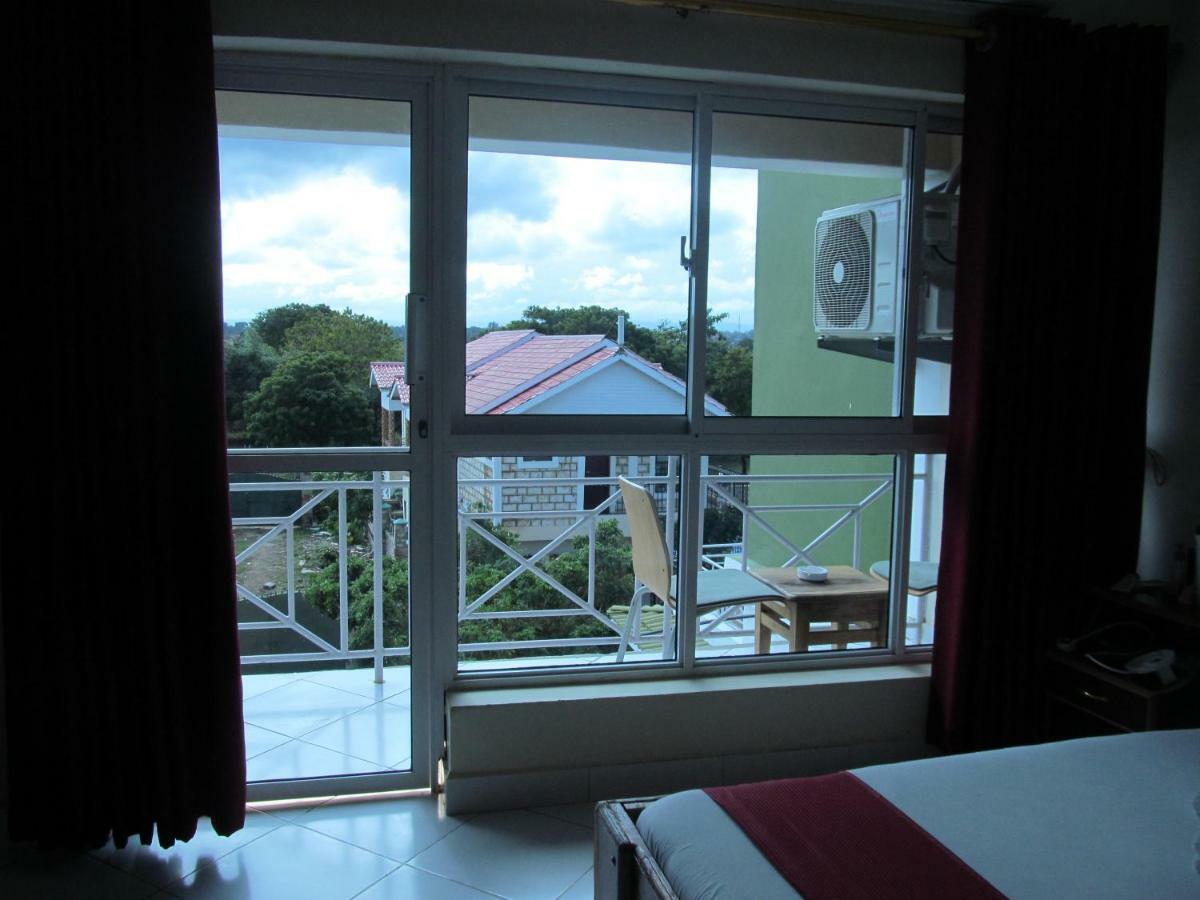 Diplomat Diani Beach Resort Bagian luar foto