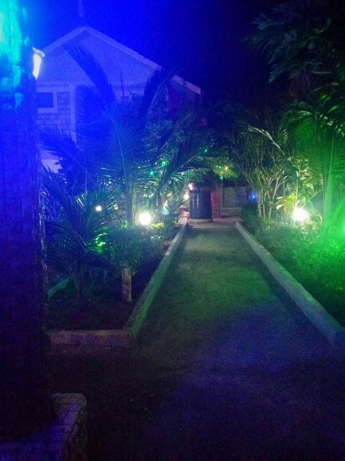 Diplomat Diani Beach Resort Bagian luar foto